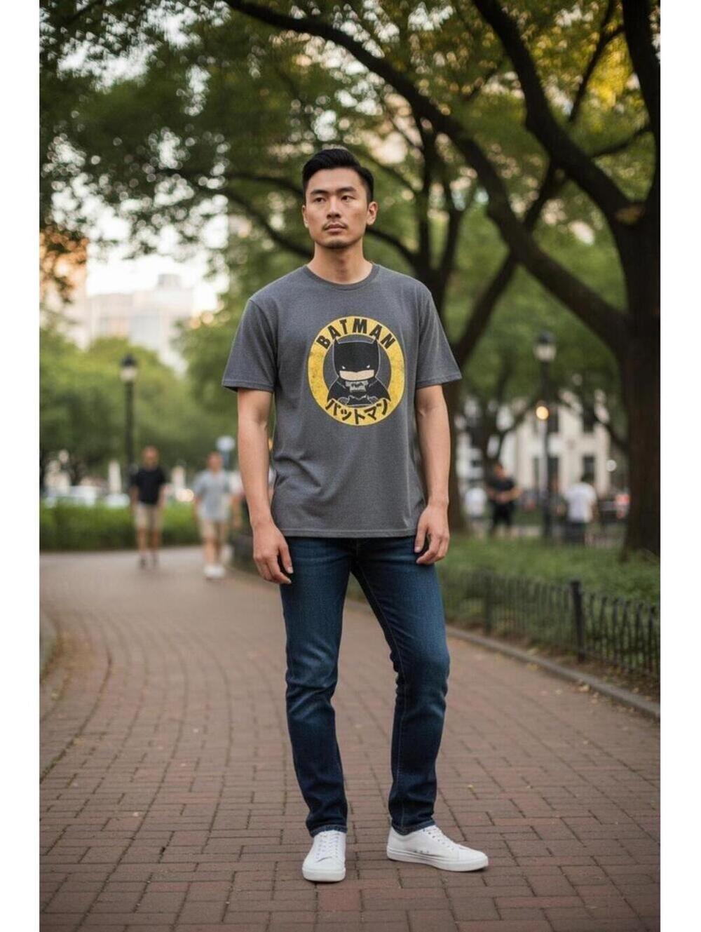 Batman Japanese Logo Graphic T-Shirt Gray Men’s XL Anime Style DC Comics Tee - Picture 2 of 8